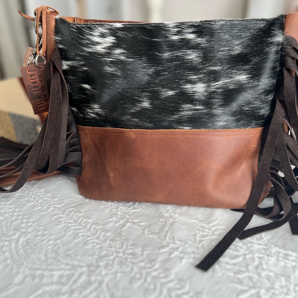 Fringe Hill Saddle Cowhide White Rose Purse